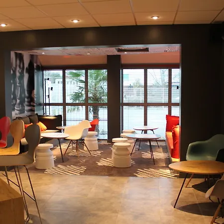 ホテル Ibis Bordeaux Route Des Vins 3*
